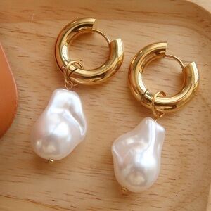 NEW 18K Gold Plated Fresh Water Baroque Pearl Drop Round Huggie Hoop Earrings